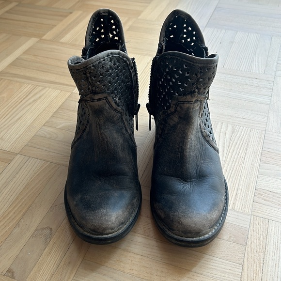 PRICE DROP!!! Black ankle boot with mesh detail - Picture 6 of 6